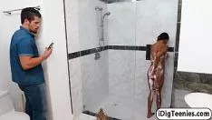Redare Sex In Baie Cu O Negresa Frumoasa