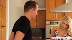 Odtwórz Katie Morgan ostro zerżnięta w cipkę mamuśki z dużym kutasem
