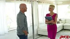 Play Mature With Short Hair Has Sex With Her Boss