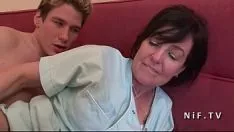 Jouer Films Xxx Avec Des Mamans Et Leur Fils Brune Mature Baisée Par Un Xxl De 19 Ans