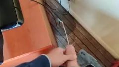 Odtwórz Niegrzeczna metamorfoza pokoju hotelowego: sikanie na dywan!