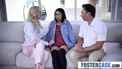 Redare Vittarul Brandi Love îl inițiază pe adolescent Ryder Rey într -un triplu sălbatic cu Bobby Beefcakes