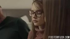 Odtwórz Mężatka ma obsesję na punkcie seksu oralnego, podczas którego ssie szefa szefa