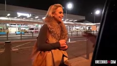Oynat Sasha Steele'nin utangaç traşlı kedi yolculuğu ve cum dolu ağız